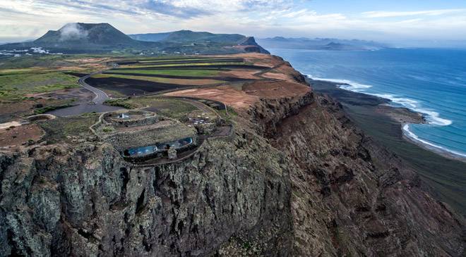 Explore Mirador del Rio Lanzarote - Las mejores excursiones al parque Timanfaya - Los mejores tours a los parques de Timanfaya - Paisaje volcánico 